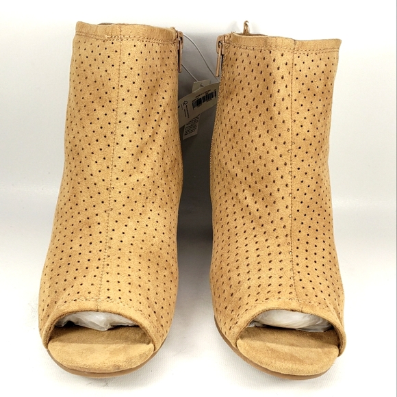 Old Navy Caramel Ultimate Peep Toe, Faux-suede, Perforated Booties. WMS 9M - Picture 7 of 12